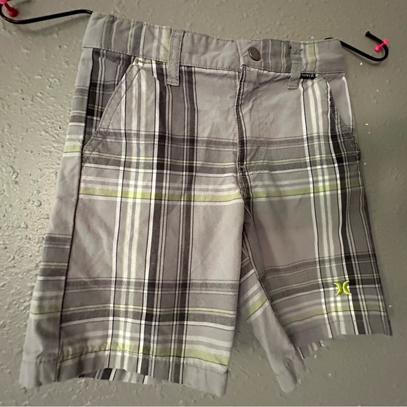 Hurley Shorts Size 5 Boys Gray and Green Plaid Polyester Boarding Shorts NWOT - Picture 2 of 12